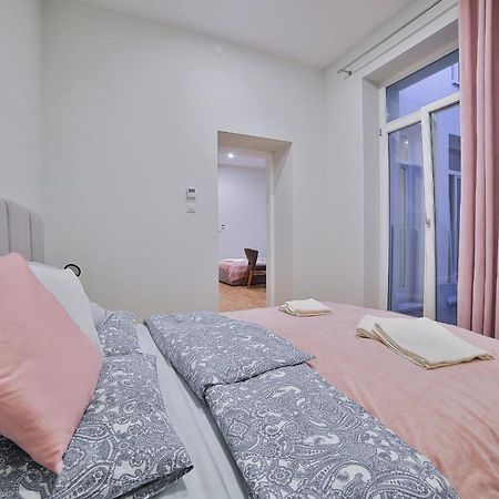 Art Palace Apartments Красков Екстериор снимка