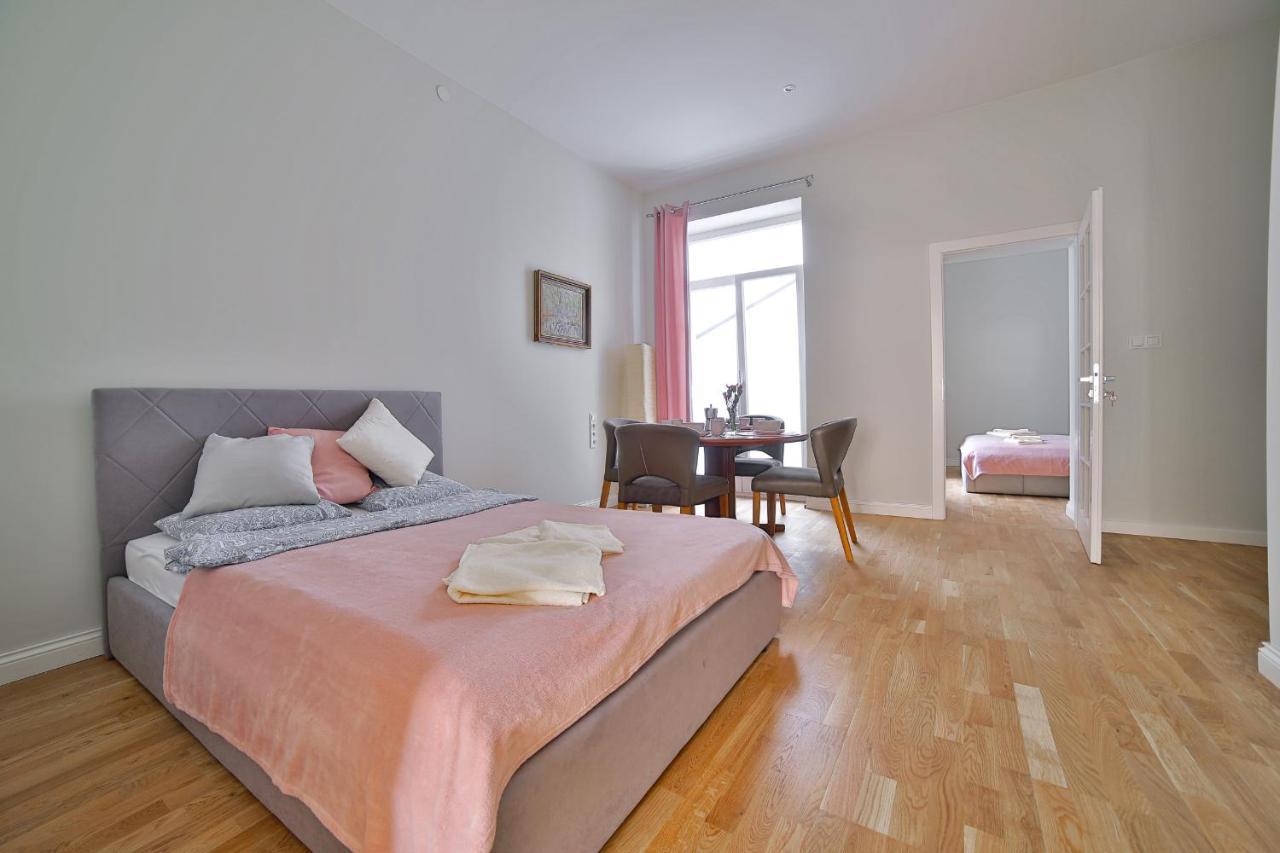 Art Palace Apartments Красков Екстериор снимка