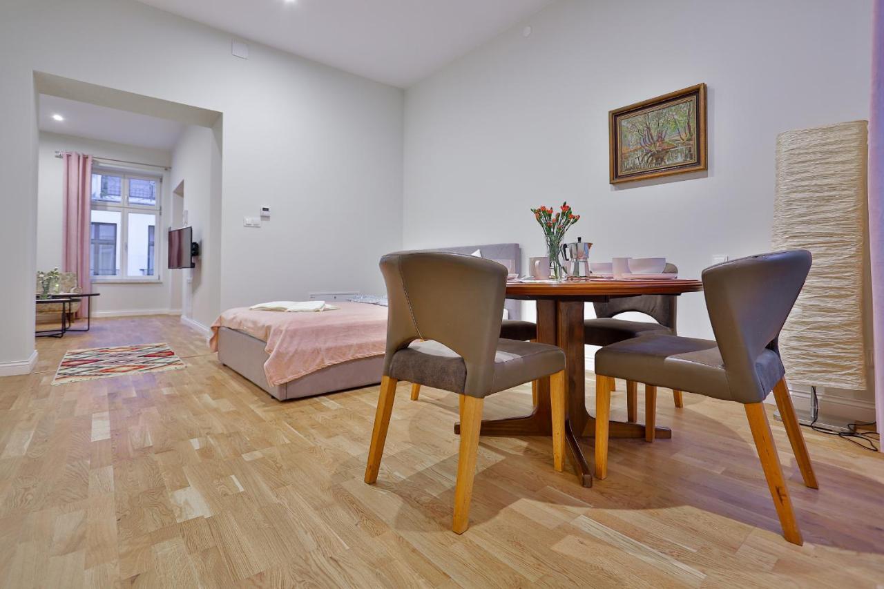 Art Palace Apartments Красков Екстериор снимка